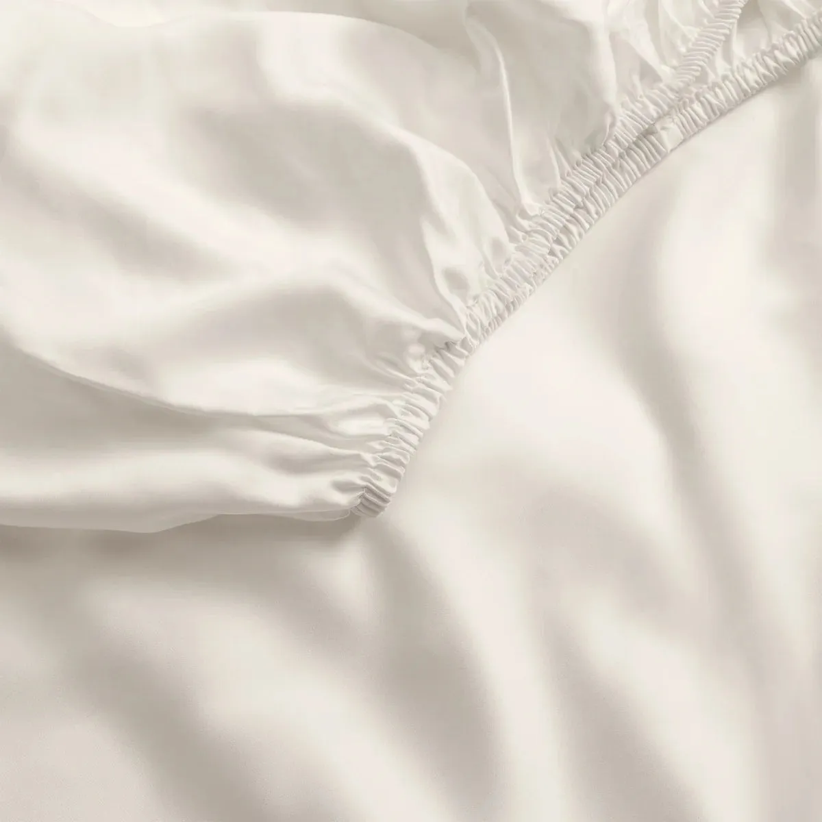 Cozy Earth Bamboo Fitted Sheet Available in Queen and King Sizes - Image 11