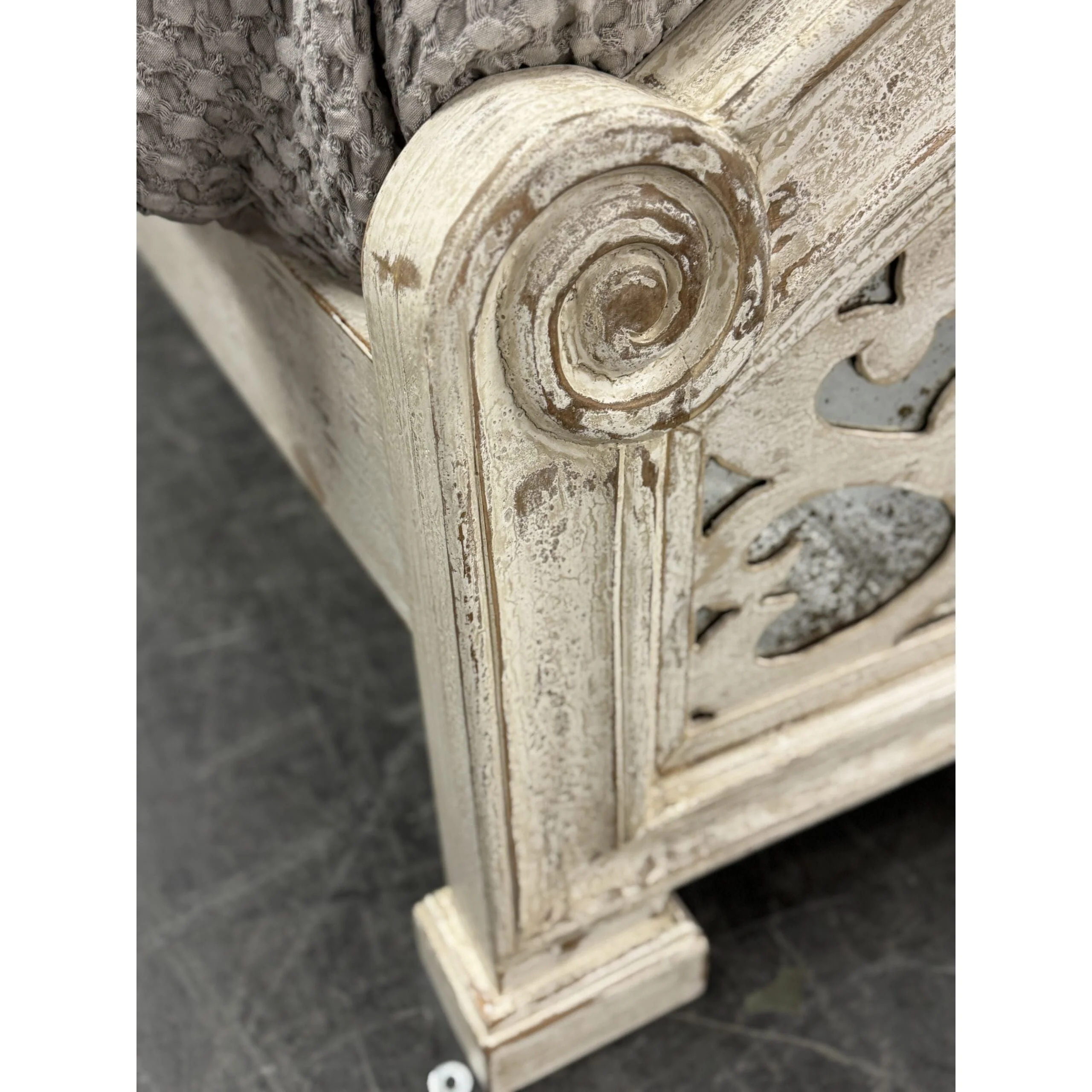 Casa Bonita Peruvian Hand-Painted Carved Wood and Antiqued Mirror Raquel Queen Size Bed - Image 7