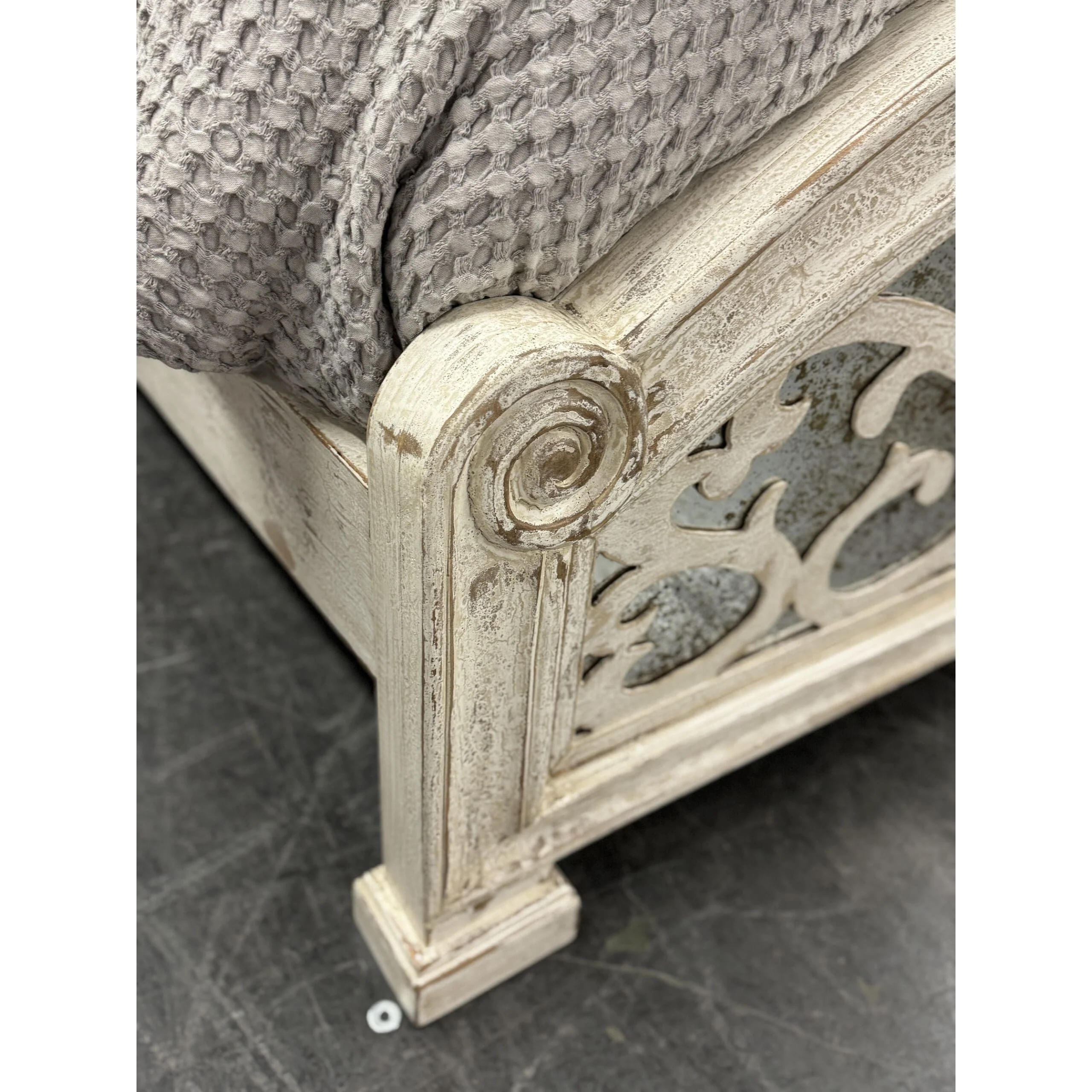 Casa Bonita Peruvian Hand-Painted Carved Wood and Antiqued Mirror Raquel Queen Size Bed - Image 8