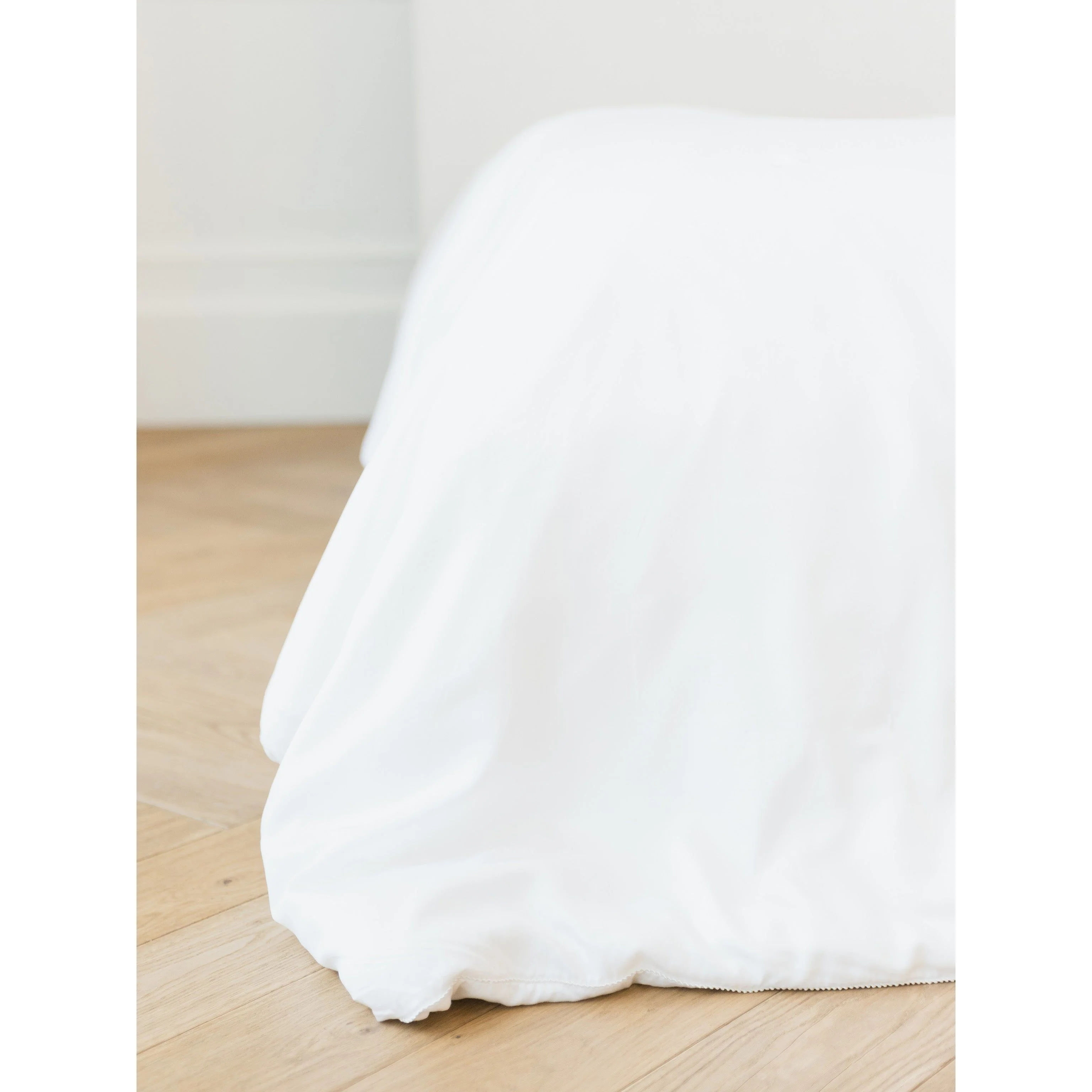 Cozy Earth Comforters Choose From Silk or Bamboo Fill Available In Queen and King Sizes - Image 12