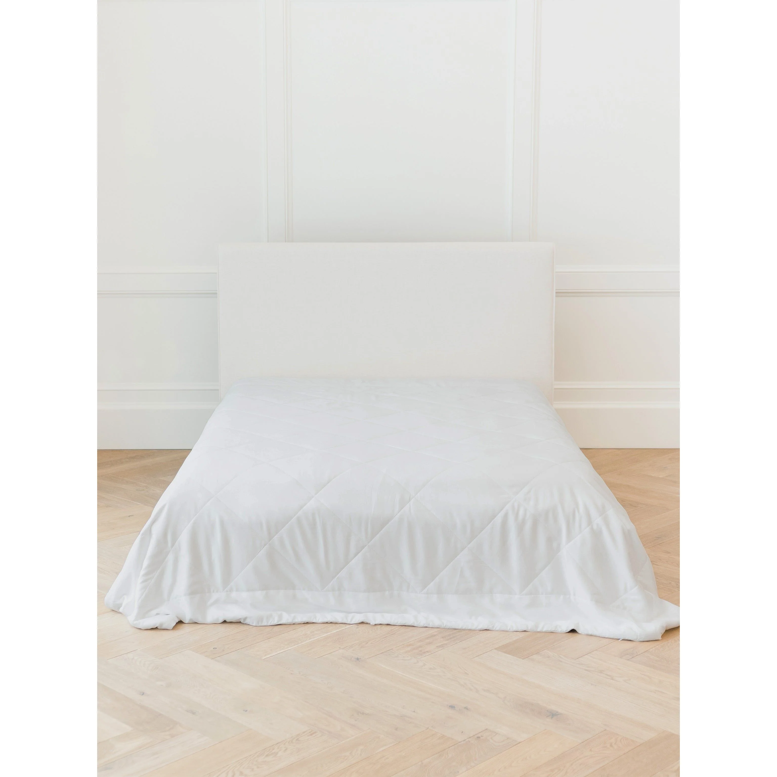 Cozy Earth Comforters Choose From Silk or Bamboo Fill Available In Queen and King Sizes - Image 7